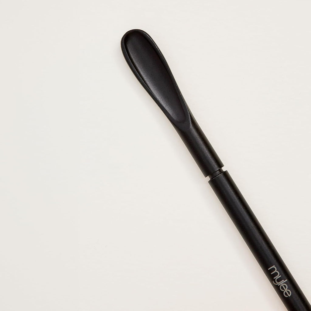 Cuticle Pusher – Professional, Sleek, Matte Black, Stainless Steel, Duel-Ended Salon-Quality Cuticle Pusher for Nudging Cuticles Back and Scraping Away Hard-To-Remove Skin Debris